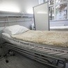 MZ ograniczy liczbę szpitali jednoimiennych; zajęte jest w nich teraz 1155 łóżek
