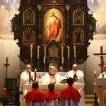 Poświęcenie ołtarza w parafii NSPJ w Koszęcinie