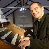 Ks. dr Wiesław Hudek: Nie wyobrażam sobie piękniejszego budulca wspólnoty Kościoła nad muzykę liturgiczną