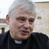 Kard. Krajewski spotkał się z arcybiskupami Szewczukiem i Mokrzyckim