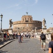 Dziesiątki sygnałów o wężach w Rzymie, niepokój coraz większy