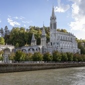 Lourdes: Uczestniczka pielgrzymki z Madrytu odzyskała wzrok, ale za wcześnie mówić o cudzie