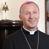 Bp Solarczyk: kard. Wyszyński i s. Czacka pokazują, że powołanie jest darem Boga dla Kościoła