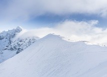 W Tatrach trzeci stopień zagrożenia lawinowego