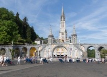 Żołnierze w Lourdes