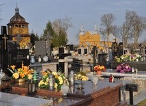 1 listopada nie będzie Mszy na cmentarzach