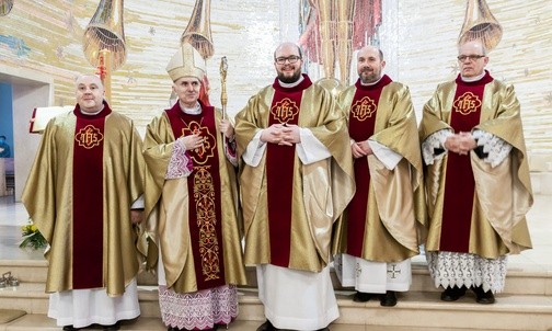 Święcenia prezbiteratu na Suchej Górze. Biskup Andrzej Iwanecki udzielił ich salezjaninowi