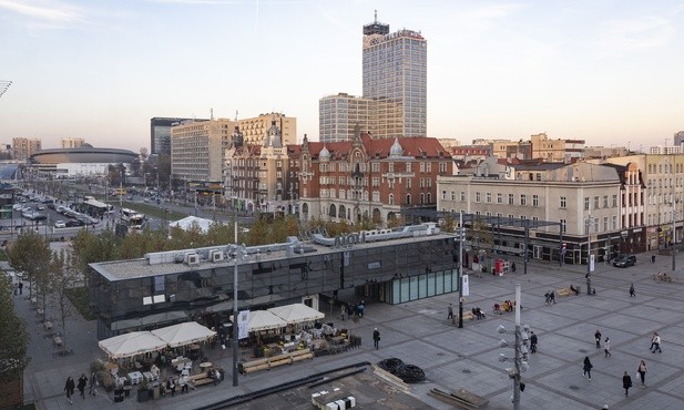 Katowice oferują pomoc uchodźcom. "Możemy zapewnić mieszkania pięciu rodzinom"