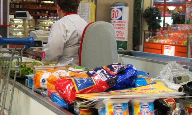 W lipcu br. średnie ceny w sklepach spożywczych wzrosły o 12 proc. rok do roku