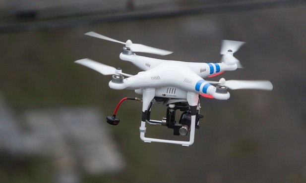 Policja szuka sprawcy incydentu z dronem 