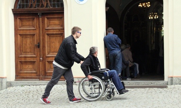 6 lipca pielgrzymka osób chorych, starszych i niepełnosprawnych na Jasną Górę. Można jechać z Katowic