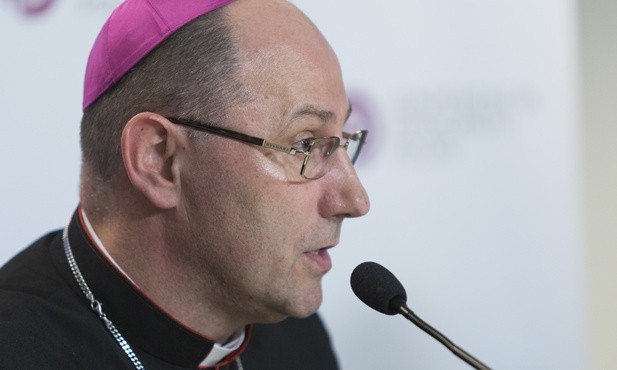 Biskupi do wiernych: Przyznajemy, że nie uczyniliśmy wszystkiego, aby zapobiec krzywdom