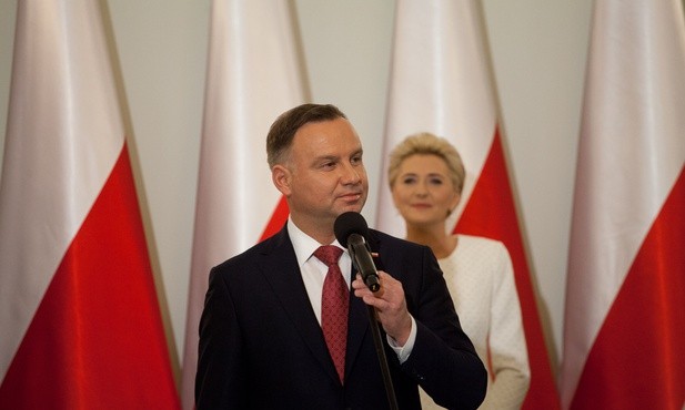 Prezydent: postanowiłem powierzyć misję sformowania rządu premierowi M. Morawieckiemu