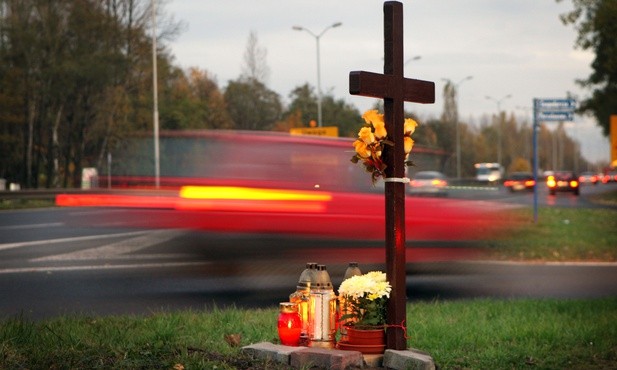 Weekend na drogach: 30 osób zginęło