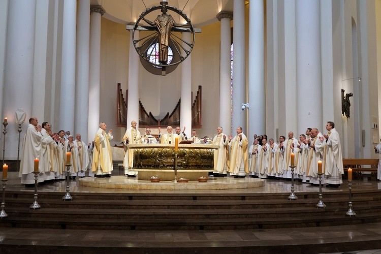 Msza krzyżma świetego w katedrze