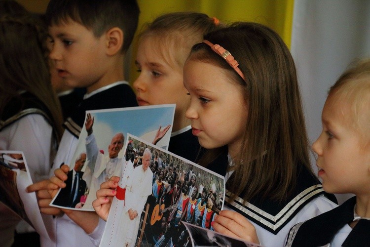 Przedszkolaki dla św. Jana Pawła II