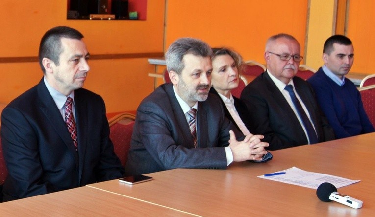 Poseł Robert Kołakowski poinformował na konferencji prasowej o zawiązaniu się Społecznego Komitetu Budowy Pomnika Ofiar Katastrofy Smoleńskiej w Ciechanowie
