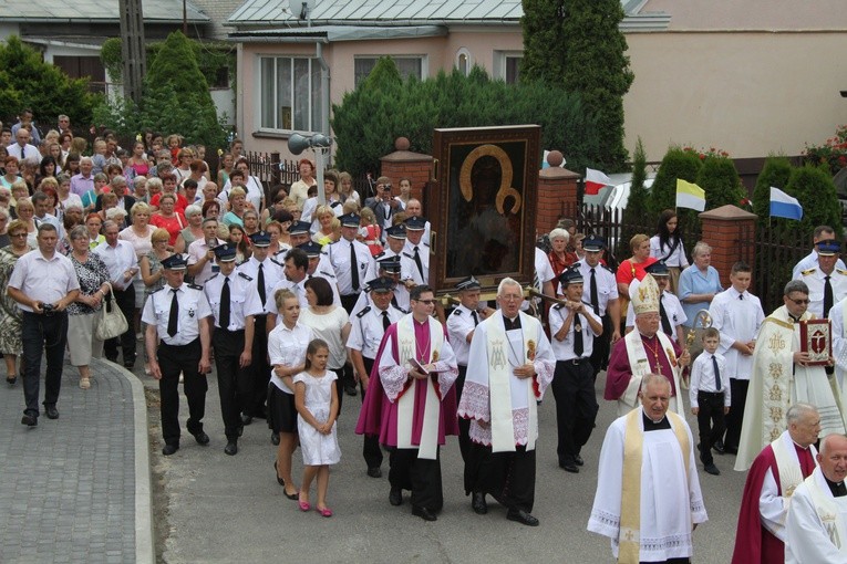 Tłumy wiernych przybyły na powitanie Matki Bożej w Węgrzynowie
