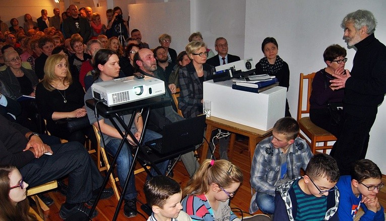 Organizatorami spotkania był Klub Inteligencji Katolickiej Ziemi Płońskiej i Miejskie Centrum Kultury