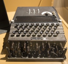Niemieccy nurkowie wyłowili z Bałtyku maszynę szyfrującą Enigma