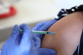 EMA zaleca zatwierdzenie zmodyfikowanych szczepionek przypominających na Covid-19