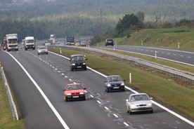 Od dziś bezpłatny przejazd państwowymi odcinkami autostrad