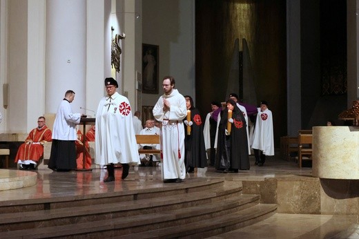 Liturgia Wielkiego Piątku w katedrze Chrystusa Króla