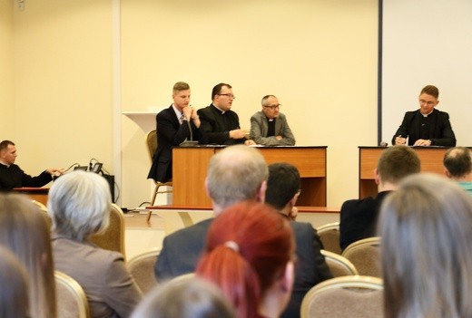Konferencja o tożsamości młodzieży 