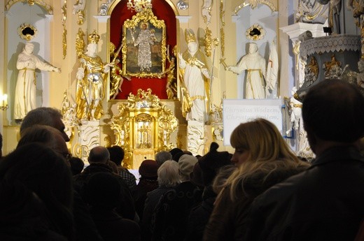 Ratowo. Wnętrze diecezjalnego sanktuarium św. Antoniego z Padwy