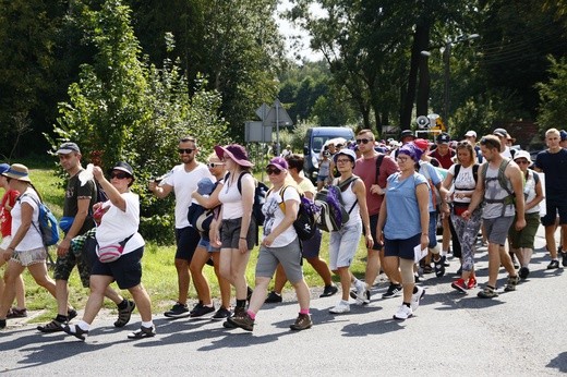 Drugi dzień pielgrzymki - postój w Koszęcinie