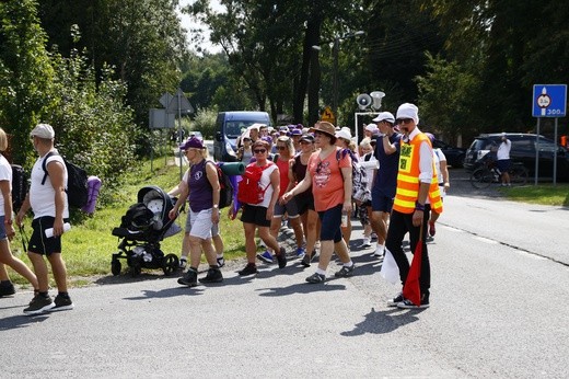 Drugi dzień pielgrzymki - postój w Koszęcinie