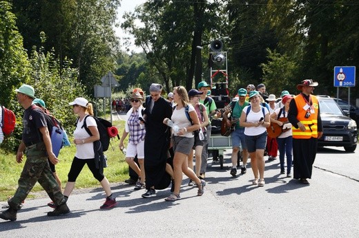 Drugi dzień pielgrzymki - postój w Koszęcinie