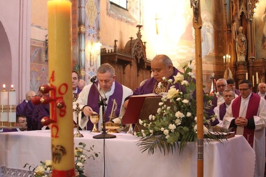 Pogrzeb ks. Adama Łacha - część I