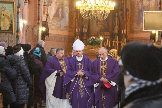 Pogrzeb ks. Adama Łacha - część I