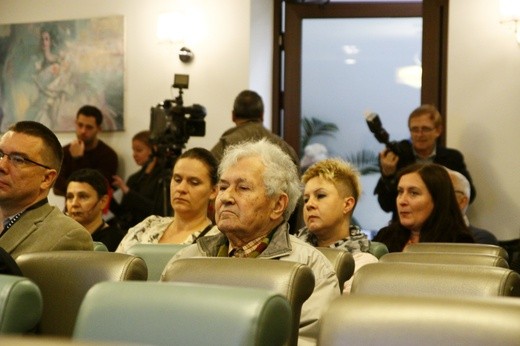 Konferencja o Kresach