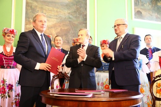 Podpisanie umowy o wspólnym prowadzeniu ZPiT "Śląsk"