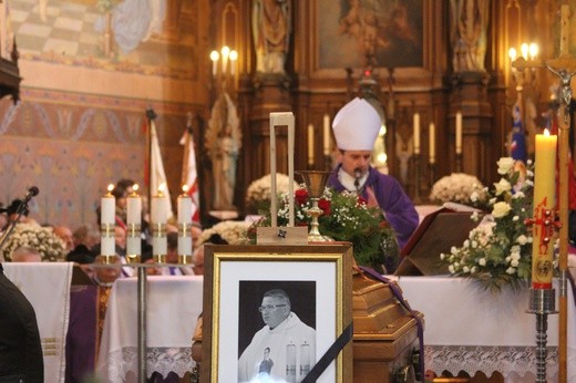 Pogrzeb ks. Adama Łacha - część I