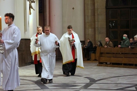 Wielki Piątek w katedrze Chrystusa Króla