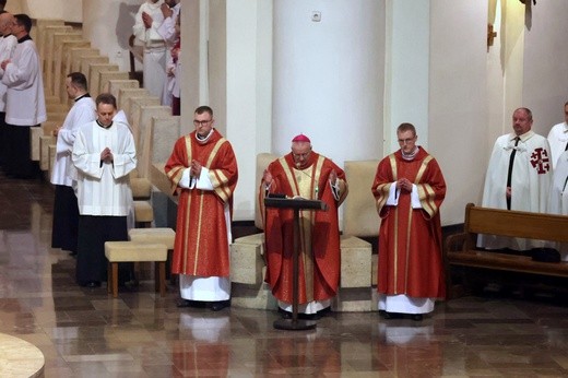 Liturgia Wielkiego Piątku w katedrze Chrystusa Króla