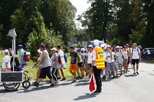 Drugi dzień pielgrzymki - postój w Koszęcinie