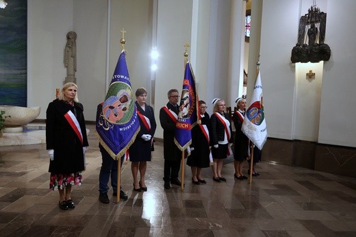 Pracownicy ochrony zdrowia w katedrze