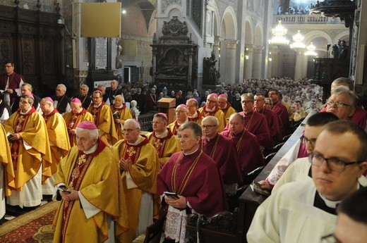 Święcenia biskupie w Płocku - cz. 1