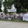 Protest mieszkańców Ciółkowa i okolic w czasie Święta Policji w Płocku w lipcu ub.r.