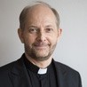 Watykan: rzecznik episkopatu o atakach na Jana Pawła II