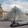 Francja: Dwaj mężczyźni zatrzymani w związku z napadem w Luwrze, 