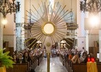  Znaki Ciała i Krwi Chrystusa w Polsce i na świecie