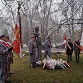W 152. rocznicę wybuchu powstania styczniowego pod pomnikiem Tomasza Kolbego w Ciechanowie złożono kwiaty