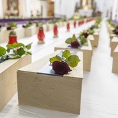 Różne pożegnania: Jak wygląda pożegnanie ze zmarłym w różnych częściach świata