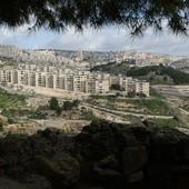 Izraelczycy nie przestają budować na terenach pupowanych swoich nowych osiedli