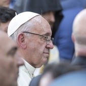 Kimże jest człowiek? – pytał papież w miejscu, gdzie trzęsła się ziemia